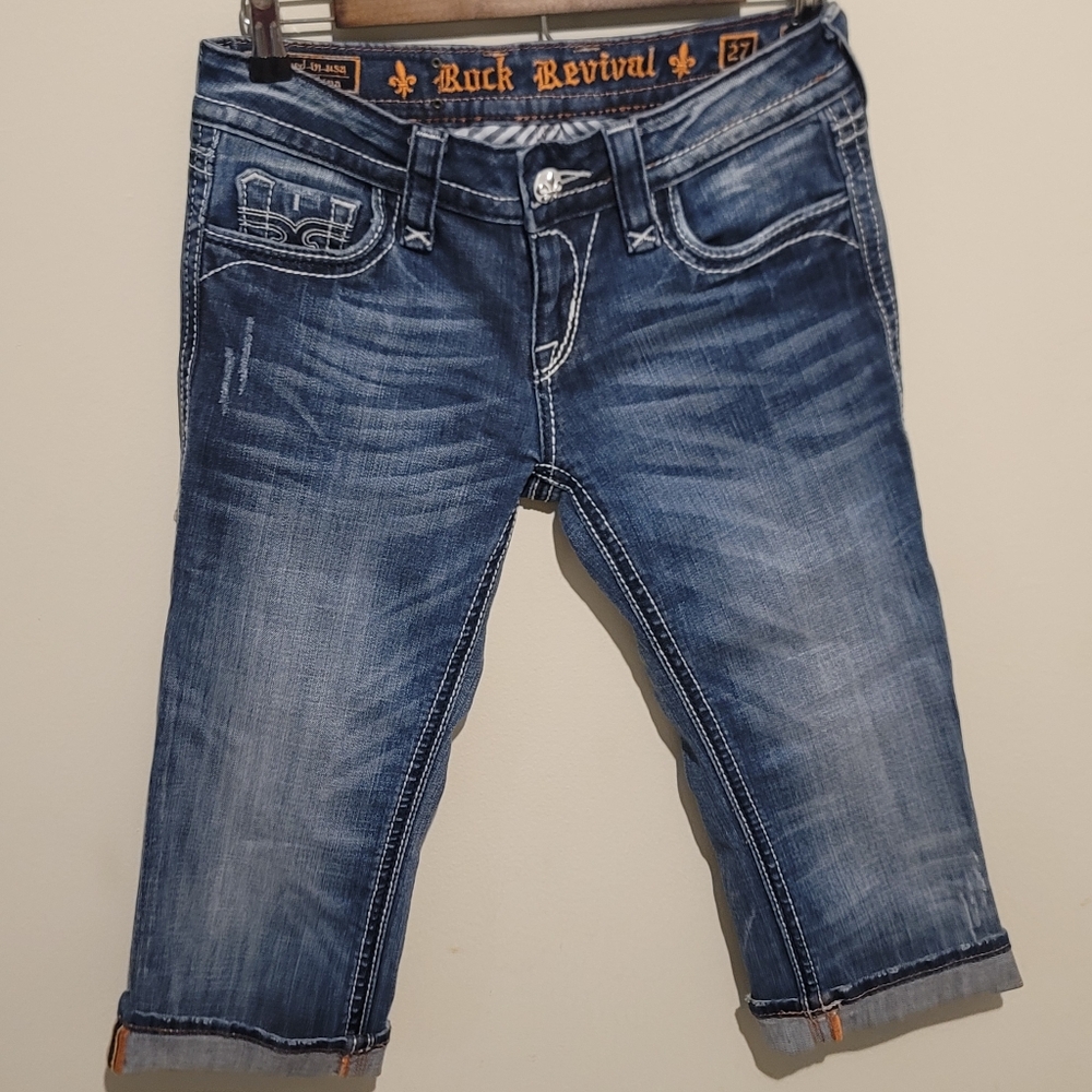 Rock Revival Medium Wash Distressed Rolled Cuff Capri size 27